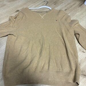 Tommy Hilfiger sweater